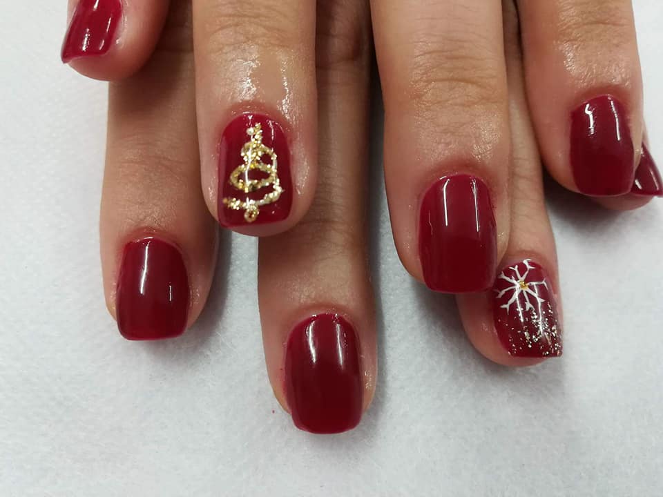 red nails